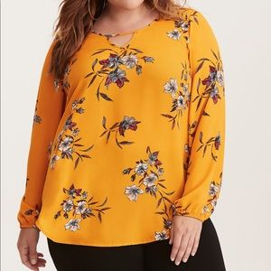 Torrid floral print keyhole blouse/tunic 4X